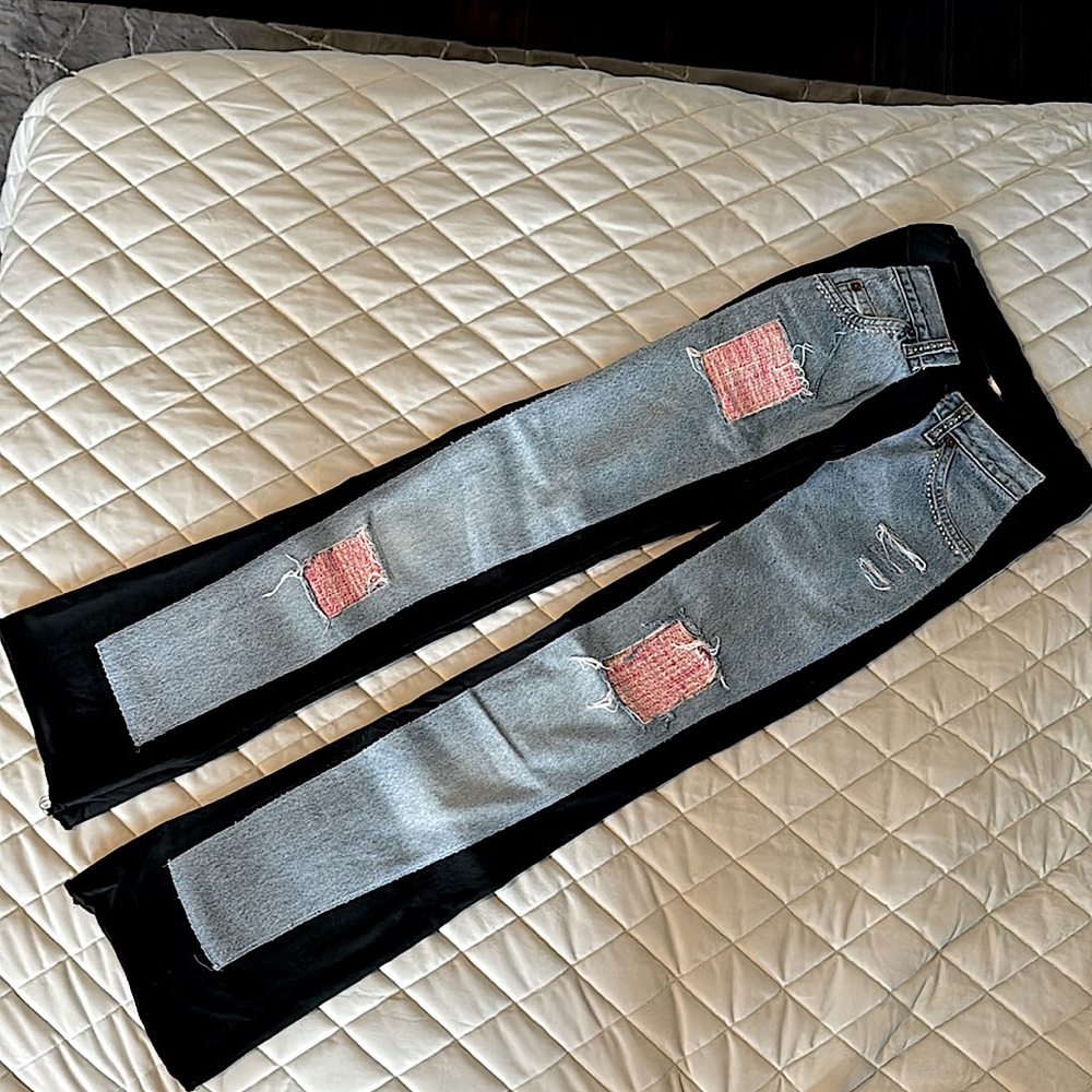 XS BEJEWELED JEANS LIKE NEW CONDITION